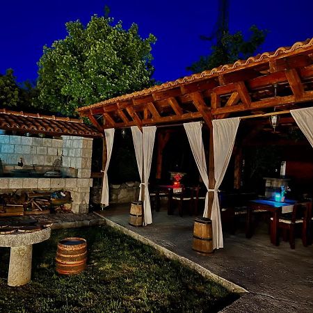 Vikendica,Bungalovi Lipska Pecina Cetinje Exterior foto
