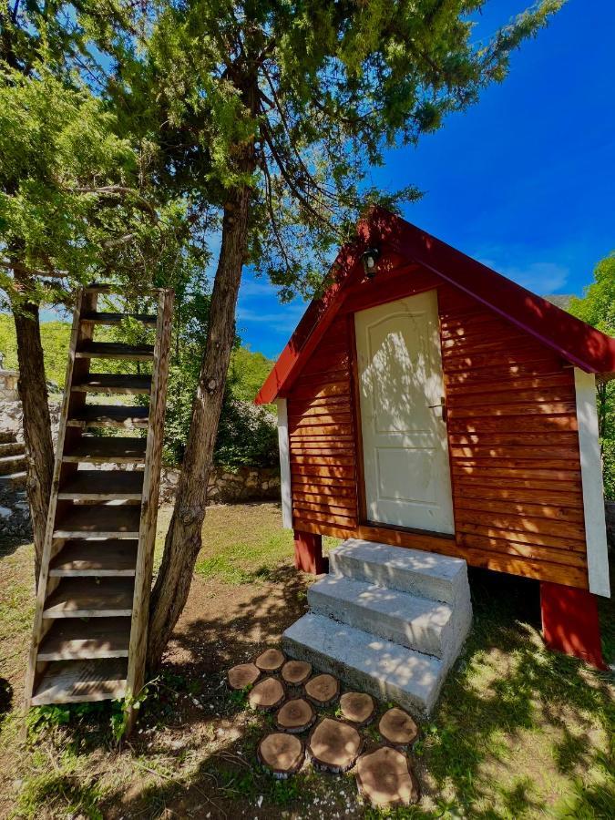 Vikendica,Bungalovi Lipska Pecina Cetinje Exterior foto